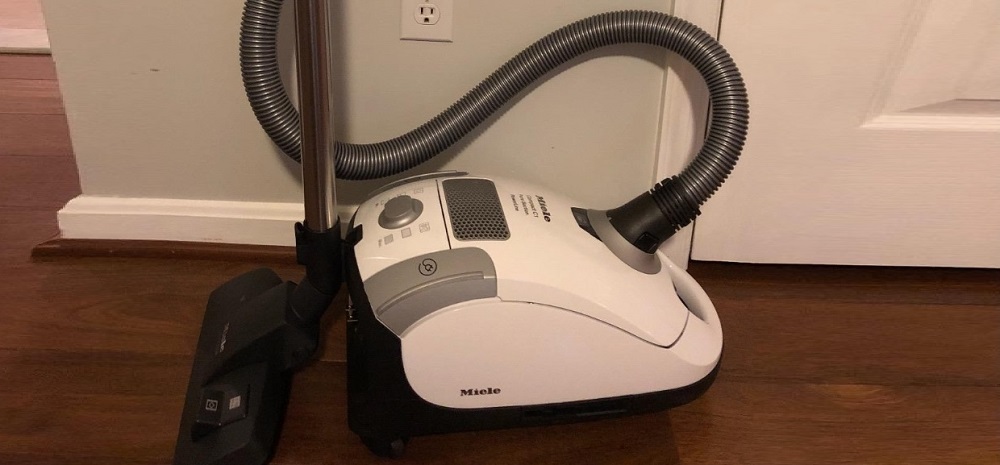 Miele Compact C1 Pure Suction Canister Vacuum Review