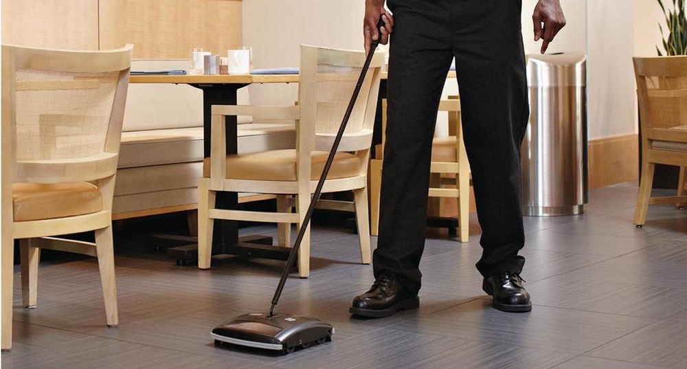 Rubbermaid Commercial Executive Series Brushless Mechanical Carpet Sweeper